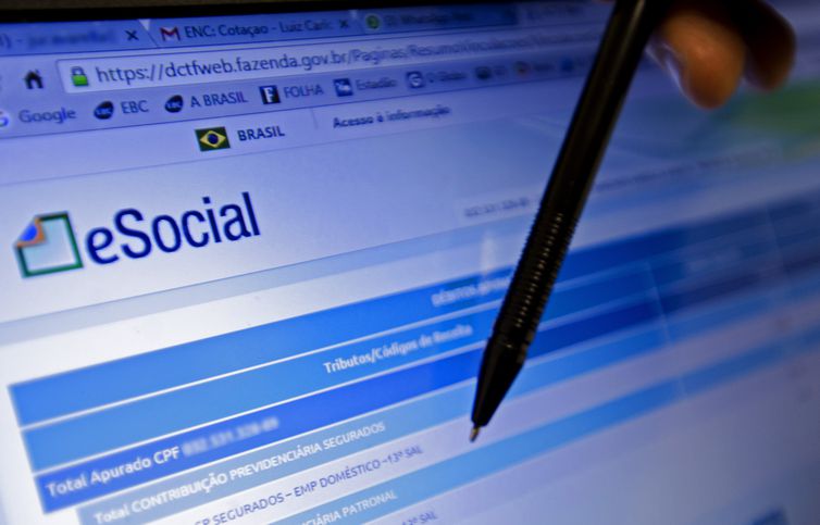 Empresa do Simples tem até terça para inscrever empregados 