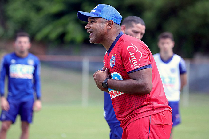 Bahia tenta melhorar desempenho como mandante diante do CRB