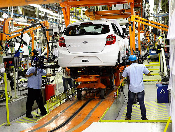Ford anuncia plano de demissão de funcionários na fábrica de Camaçari