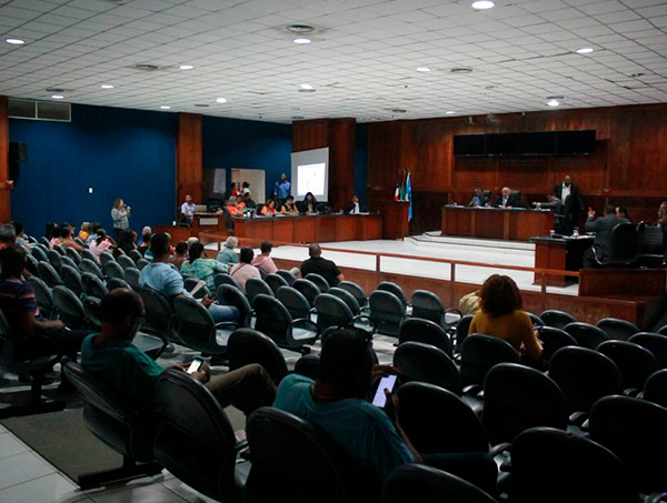 Vereadores cobram da Embasa agilidade em audiência pública