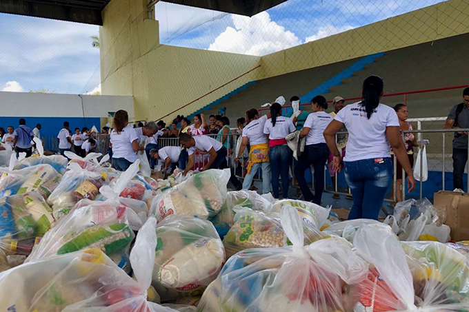 Prefeitura distribui cerca de 10 mil kits semana santa para famílias carentes 