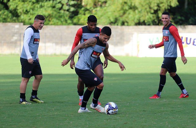 Vitória segue preparação para estreia na Série B
