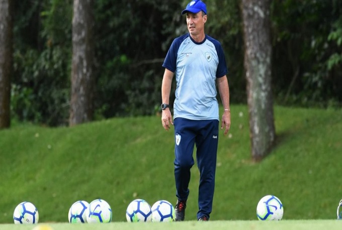 Após ser goleado pelo Bahia, Roberto Fonseca pede demissão