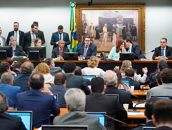 CCJ da Câmara deve votar hoje relatório da reforma da Previdência