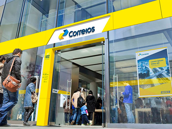 Bolsonaro autoriza estudo para privatização dos Correios
