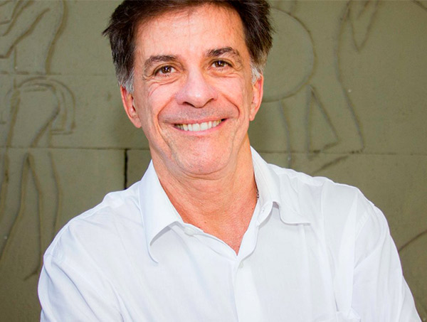 Agenda Cultural traz Fernando Guerreiro ao Deck do Parque da Cidade
