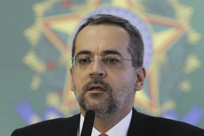 Ministério da Educação baixa rigor com ensino à distância
