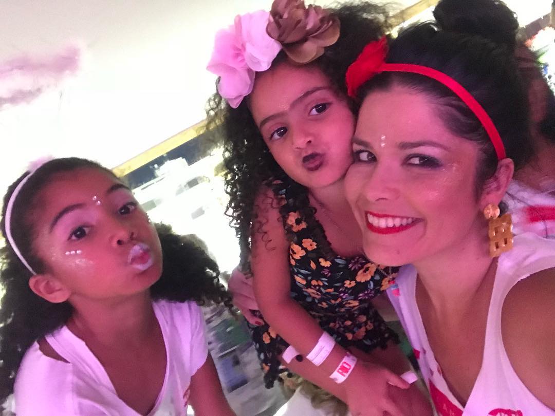 Atriz desabafa no Instagram e diz que não ama tanto ser mãe
