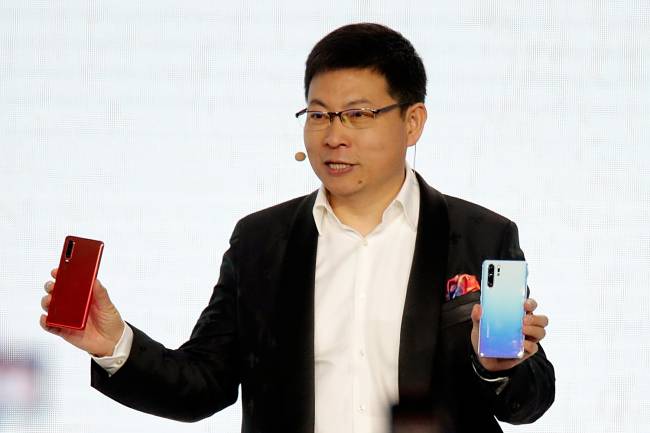 Superzoom de celular da Huawei gera dúvida sobre violação privacidade