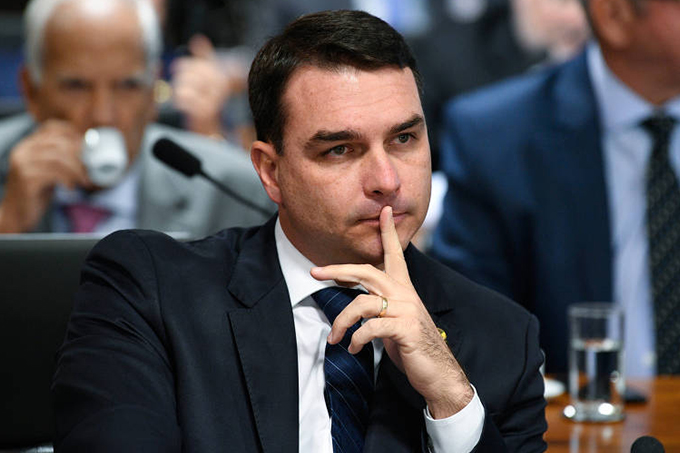 MP-RJ pedirá quebra de sigilo fiscal e bancário de Flávio Bolsonaro