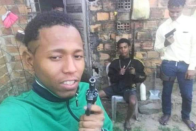 Líder de quadrilha e mais três são mortos em troca de tiros com a PM