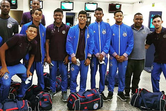 Após acidente na estrada, time sub-15 do Bahia chega a Salvador