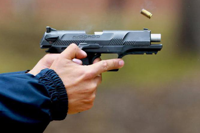 Decreto facilita porte de arma a políticos, caminhoneiros e advogados