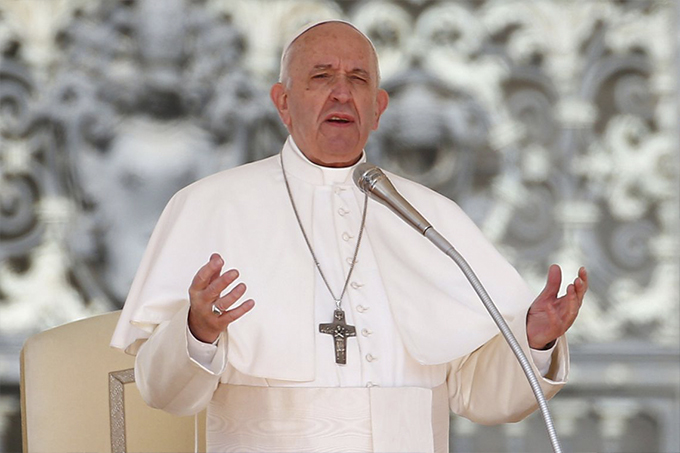 Papa torna obrigatório que religiosos denunciem abusos sexuais