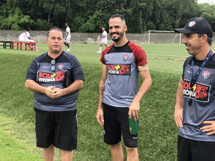  Anselmo Ramon faz exames e já treina com elenco do Vitória