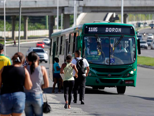 Rodoviários aceitam proposta de patrões e greve é suspensa