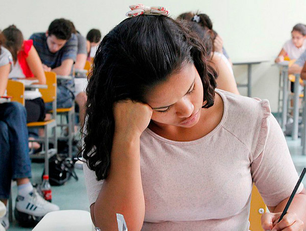 Mais de 369 mil baianos já estão inscritos no Enem; prazo acaba nesta sexta-feira (17)