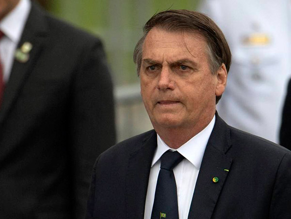 Bolsonaro, sobre Flávio: ‘Estão fazendo esculacho em cima do meu filho’