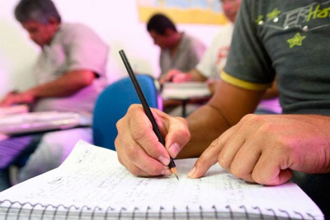Sesi abre vagas para programa Educação de Jovens e Adultos