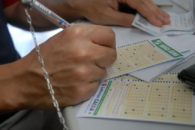 Sorteio da Mega-Sena pode pagar R$ 3 milhões hoje (25)