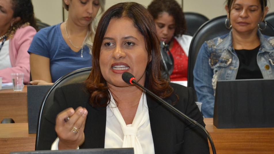 “Duplicação da BA-093 segue inacabada após 8 anos”, afirma deputada