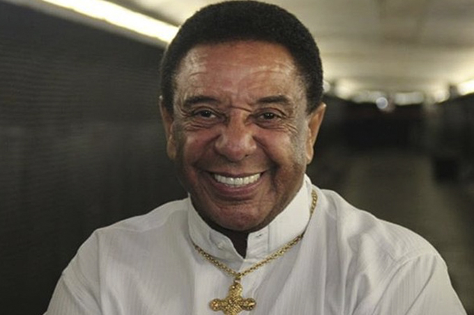 Estado de saúde de Agnaldo Timóteo se agrava; cantor respira por aparelhos