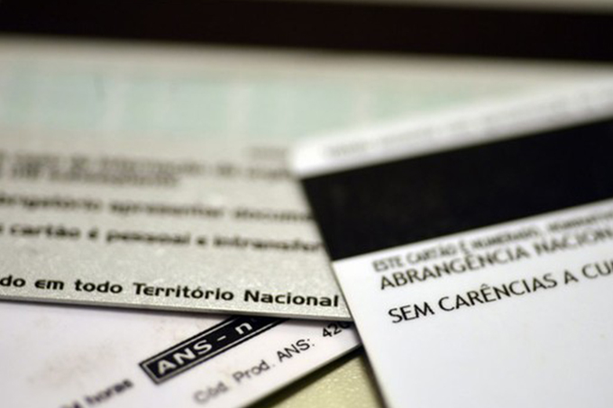 Beneficiários de planos de saúde coletivos podem fazer portabilidade