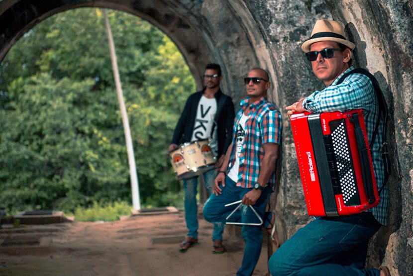 Forró Trio Imbassaê agita o Coreto da Praia do Forte neste sábado