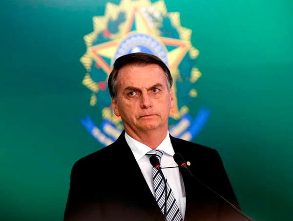 Bolsonaro aprova lei de internação involuntária de dependente químico