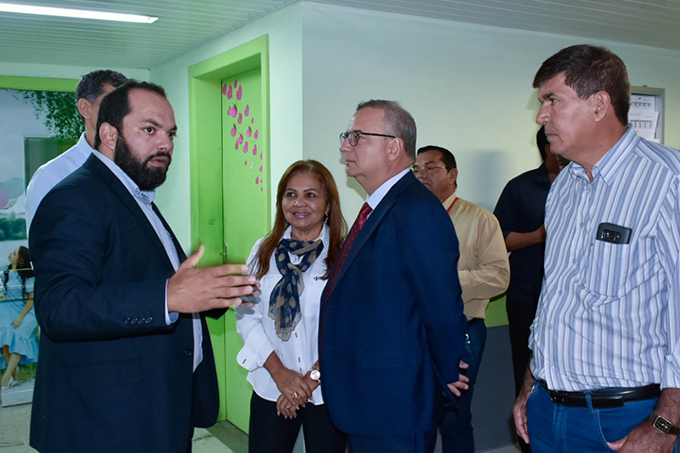 Dias d’Ávila recebe a visita do Secretário Estadual de Saúde 