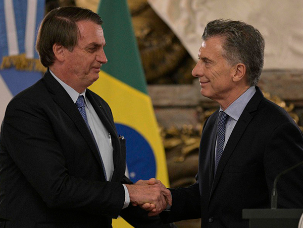 Bolsonaro diz na Argentina que criação de moeda única 'é 1º passo para um sonho'