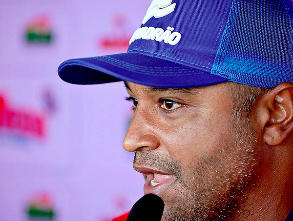 'Chegamos a 40 jogos e mal estamos no meio do ano', reclama Roger