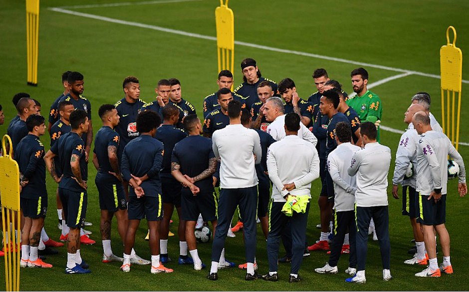 Tite poupa Marquinhos em treino e aguarda recuperação de Arthur