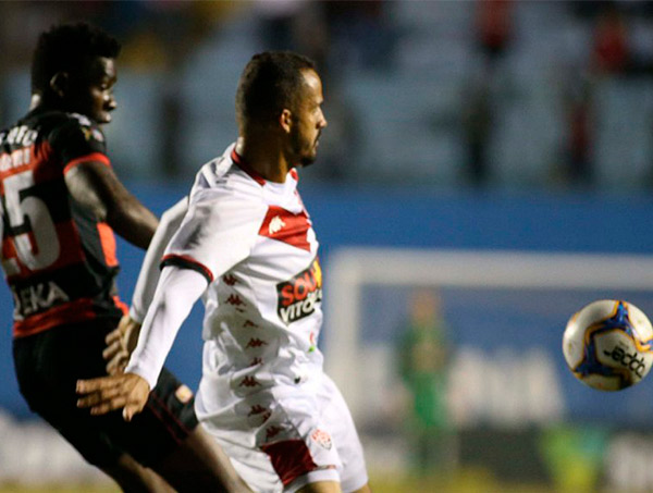 Leão terá de ganhar dois a cada três jogos se ainda quiser subir