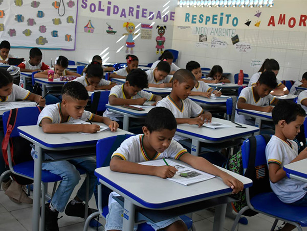 Avaliação educacional Intrarrede é aplicada em Escolas Públicas Municipais