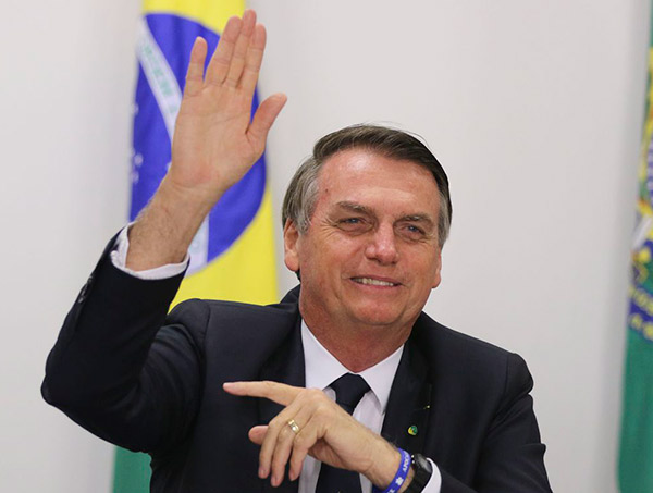 Bolsonaro usará celular criptografado após vazamento de conversas de Moro