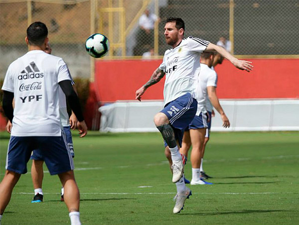 No Barradão, Argentina encerra preparação para estreia