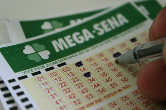 Ninguém acerta e prêmio da Mega-Sena acumula em R$ 125 milhões 