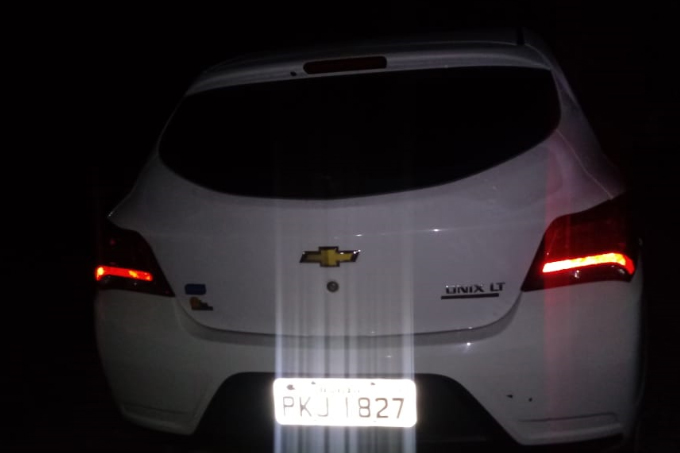 Veículo é recuperado pela polícia em Dias d'Ávila