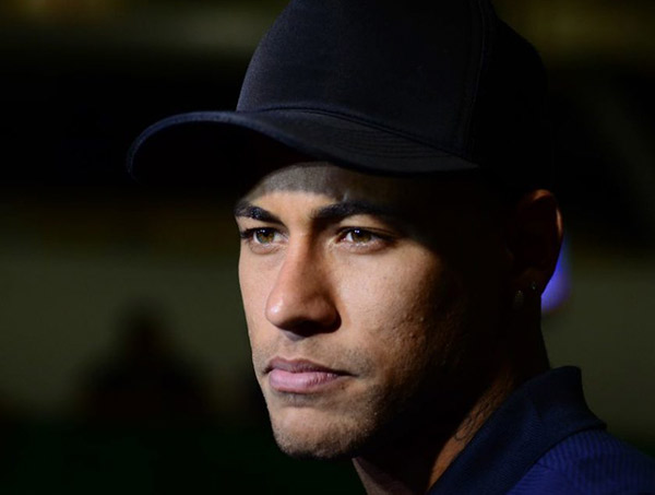Neymar tem 36 imóveis bloqueados na Justiça por causa de sonegação fiscal