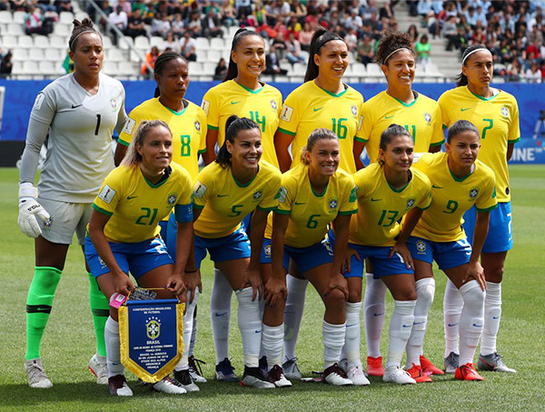 Brasil encara a Itália e busca classificação para as oitavas na Copa