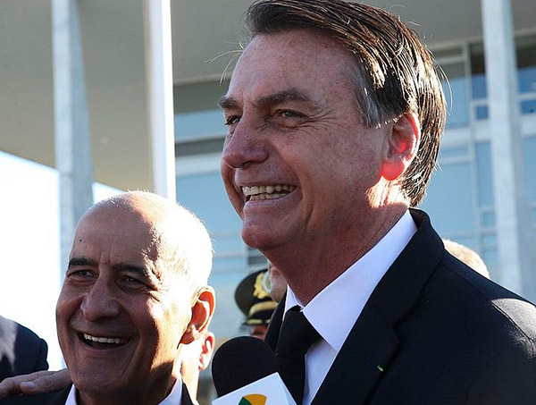 Bolsonaro: 'Se quer levar mais de 10 quilos de bagagem, que pague'