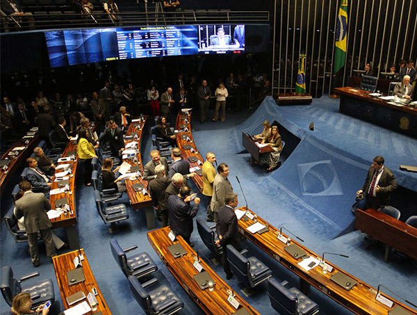 Senado aprova revogação de decreto que flexibiliza acesso a armas