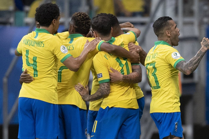 Brasil goleia o Peru e garante classificação na Copa América