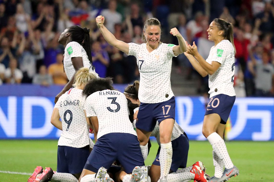 Brasil perde para França e dá adeus à Copa do Mundo 