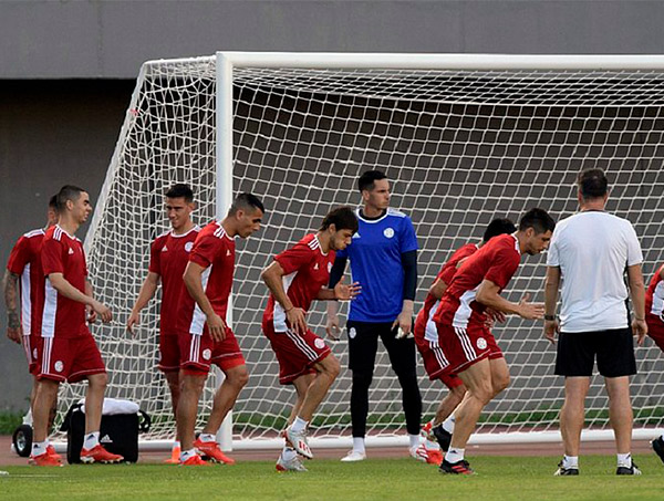 Adversário do Brasil, Paraguai treina no estádio de Pituaçu
