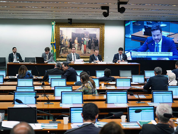 Comissão encerra discussão do parecer da reforma da Previdência