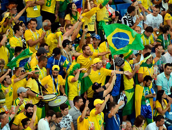 Conmebol multa CBF por gritos homofóbicos da torcida brasileira