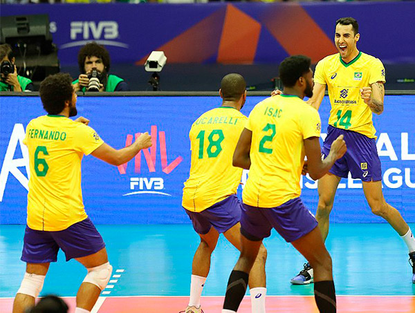 Brasil vence Itália e fecha Liga das Nações na liderança
