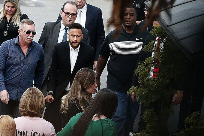 Polícia pede prazo maior para concluir inquérito do Caso Neymar